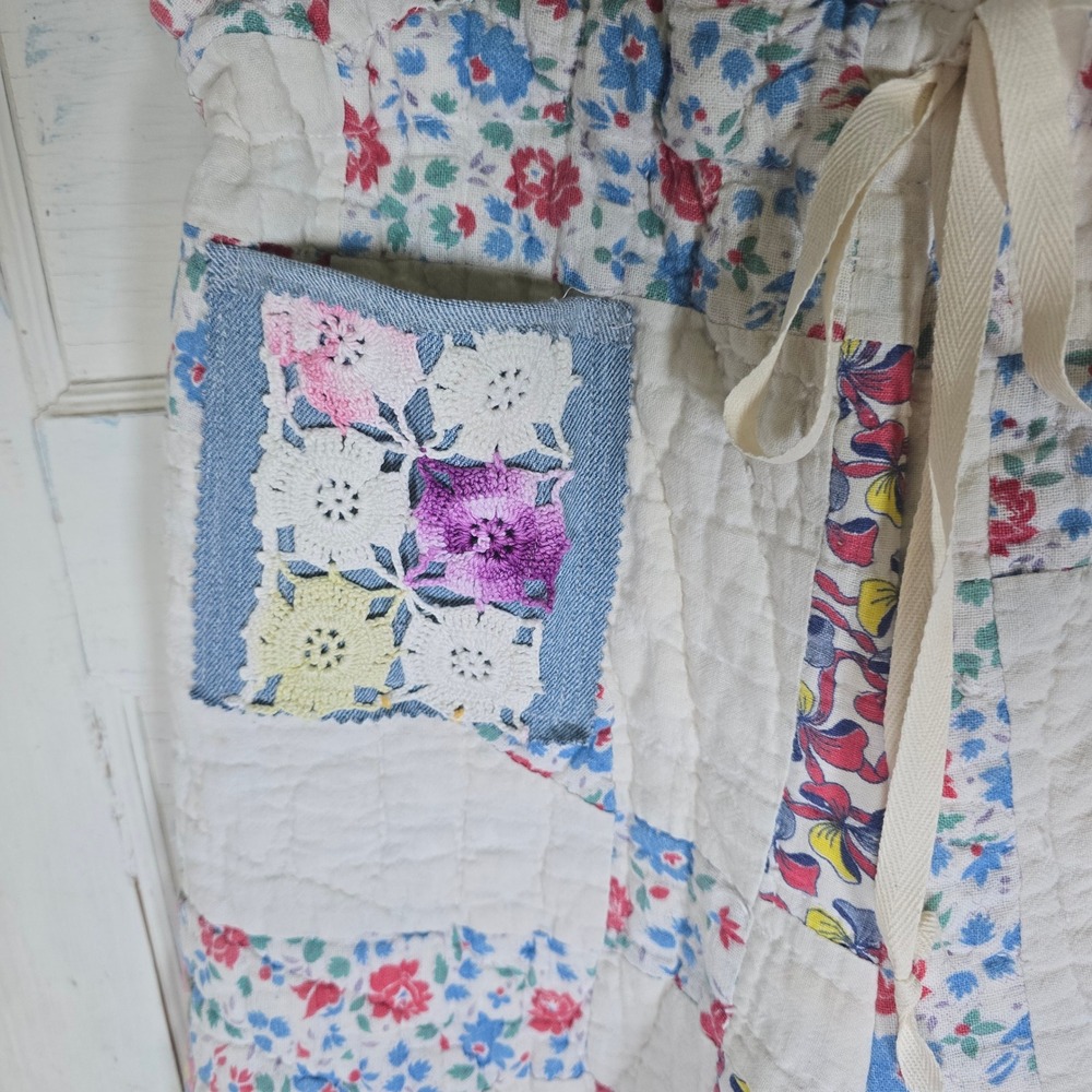 Handmade upcycled vintage quilt pants with embroidered doilie‎ pockets OS - Picture 3 of 9